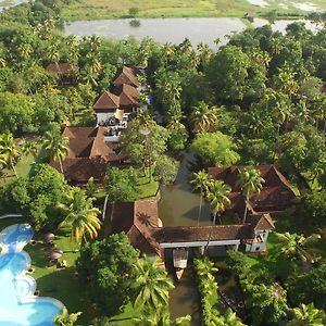 Coconut Lagoon Kumarakom- A Cgh Earth Experience